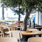 Airport Hotel, 3*