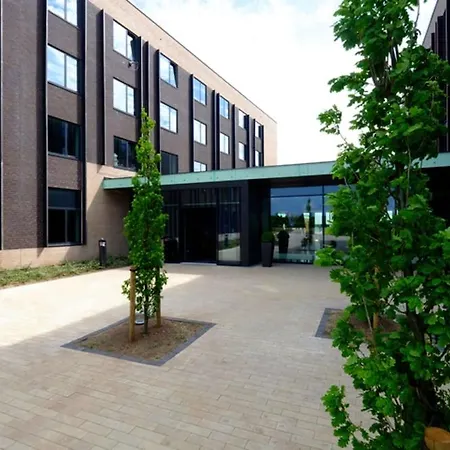 Airport Hotel, Ξενοδοχείο 3*