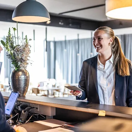 Airport Hotel, Ξενοδοχείο 3*