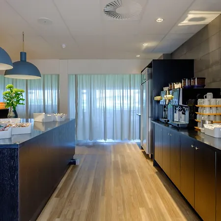 Airport Hotel,