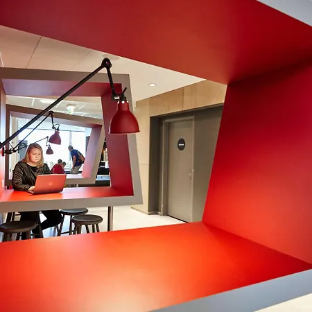 Airport Hotel, Hotel 3*