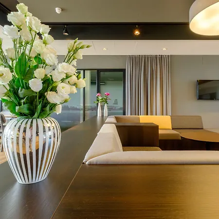 Airport Hotel, 3*