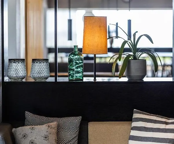 Airport Hotel, Hotell 3*