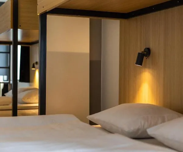 Airport Hotel, Hotell 3*