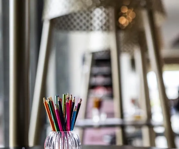 Airport Hotel, Hotell 3*