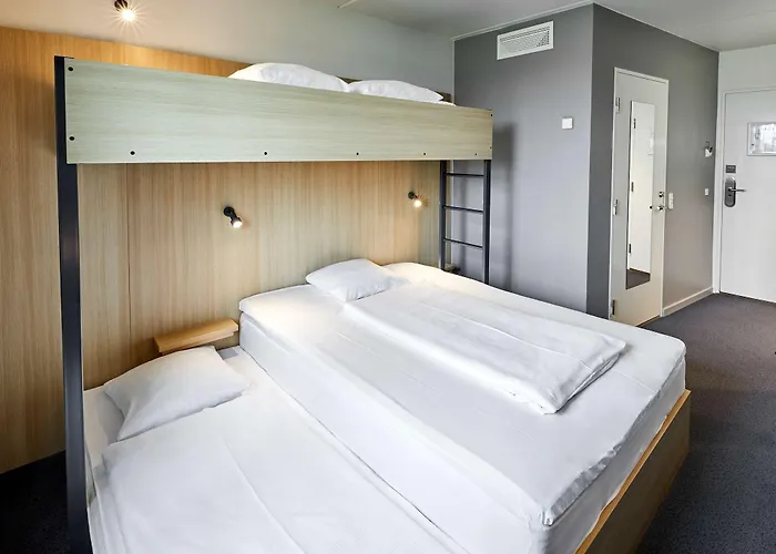 Airport Hotel, Hotell