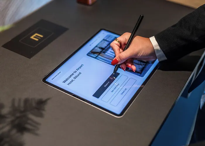 Airport Hotel, Hotell 3*